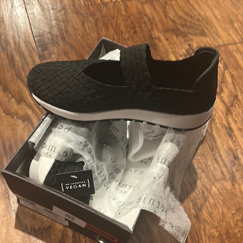 bernie mev. Vixy Black Woven Slip On Sneakers